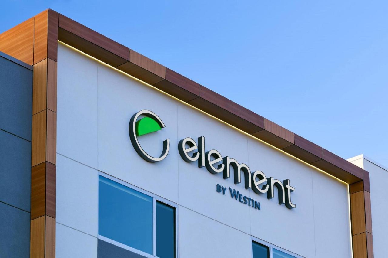 Element Hampton Peninsula Town Center Hotel Exterior foto