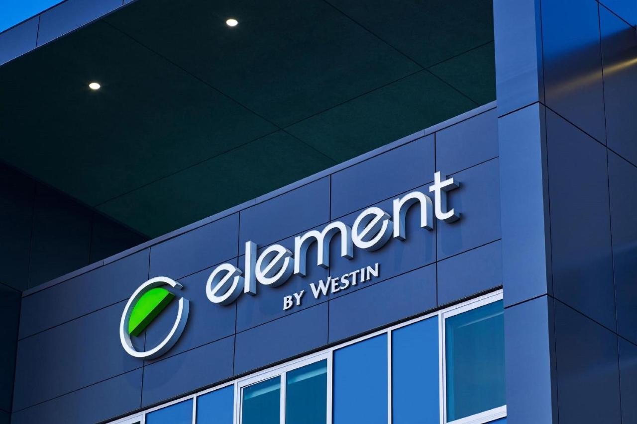 Element Hampton Peninsula Town Center Hotel Exterior foto