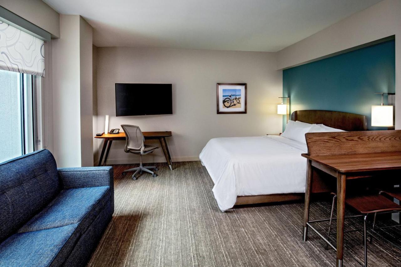 Element Hampton Peninsula Town Center Hotel Exterior foto